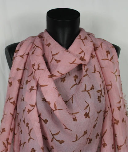 Tissu crêpon  - imprimé fleuri vintage - ton rose pâle et marron - photo 3/5 | So Tissus