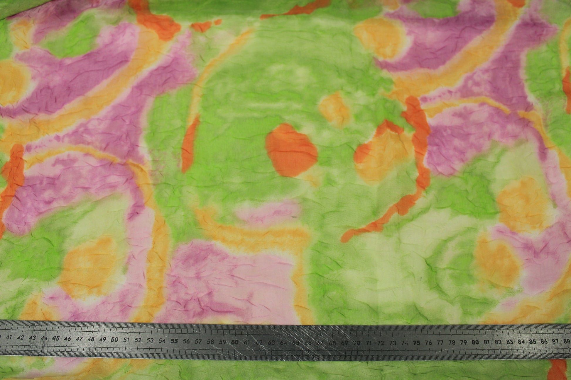 Tissu crêpon  - imprimé vintage - ton vert rose et orange - photo 5/5 | So Tissus