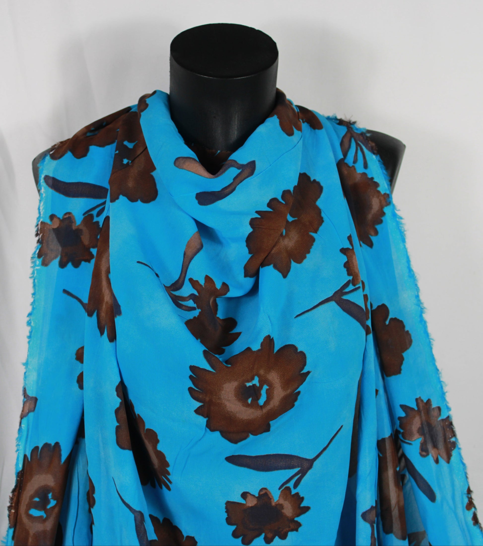 Tissu crêpe georgette  - imprimé fleurs vintages - ton bleu et marron - photo 3/5 | So Tissus