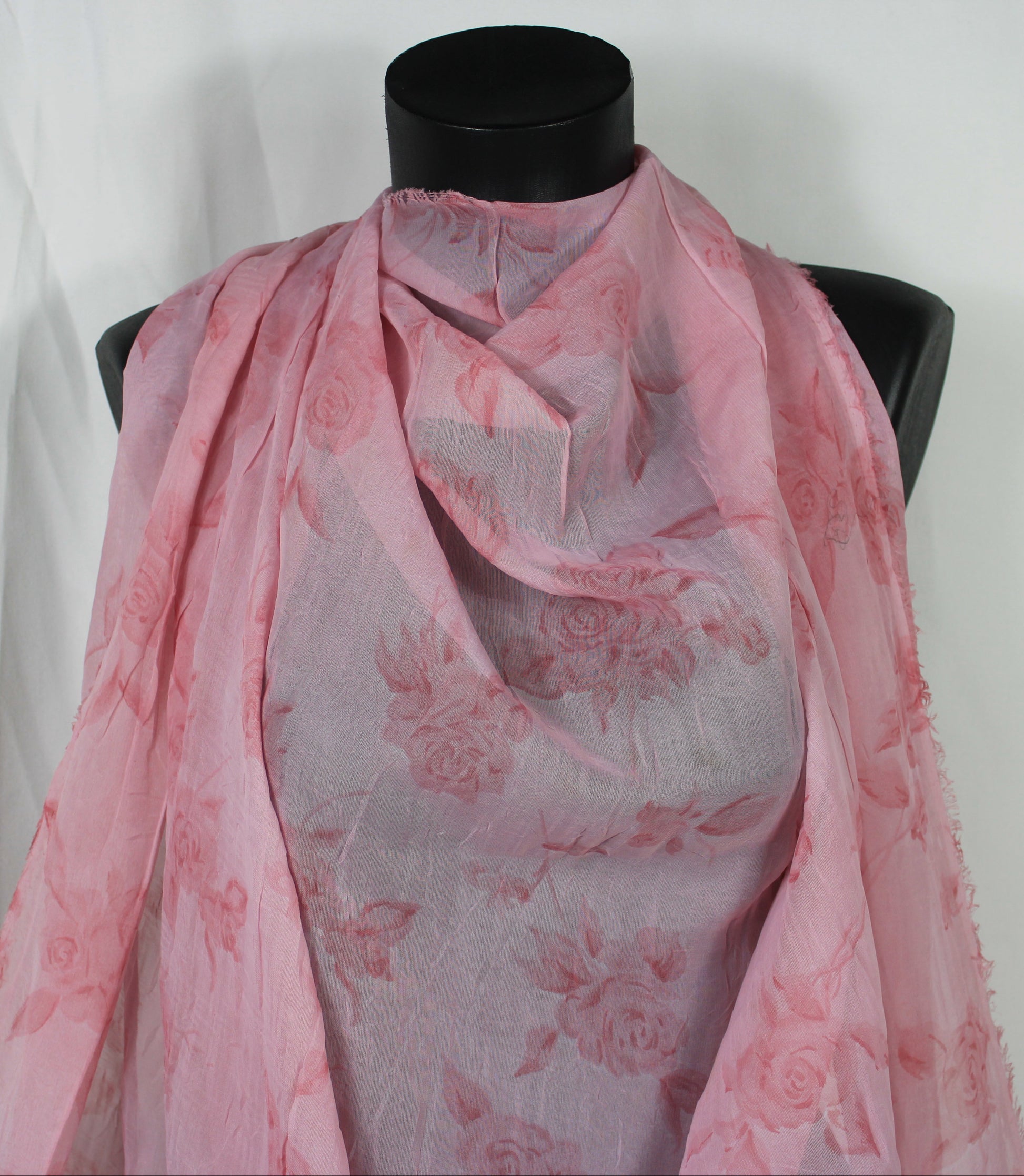 Tissu crêpon  - imprimé fleurs vintages - ton rose - photo 3/5 | So Tissus