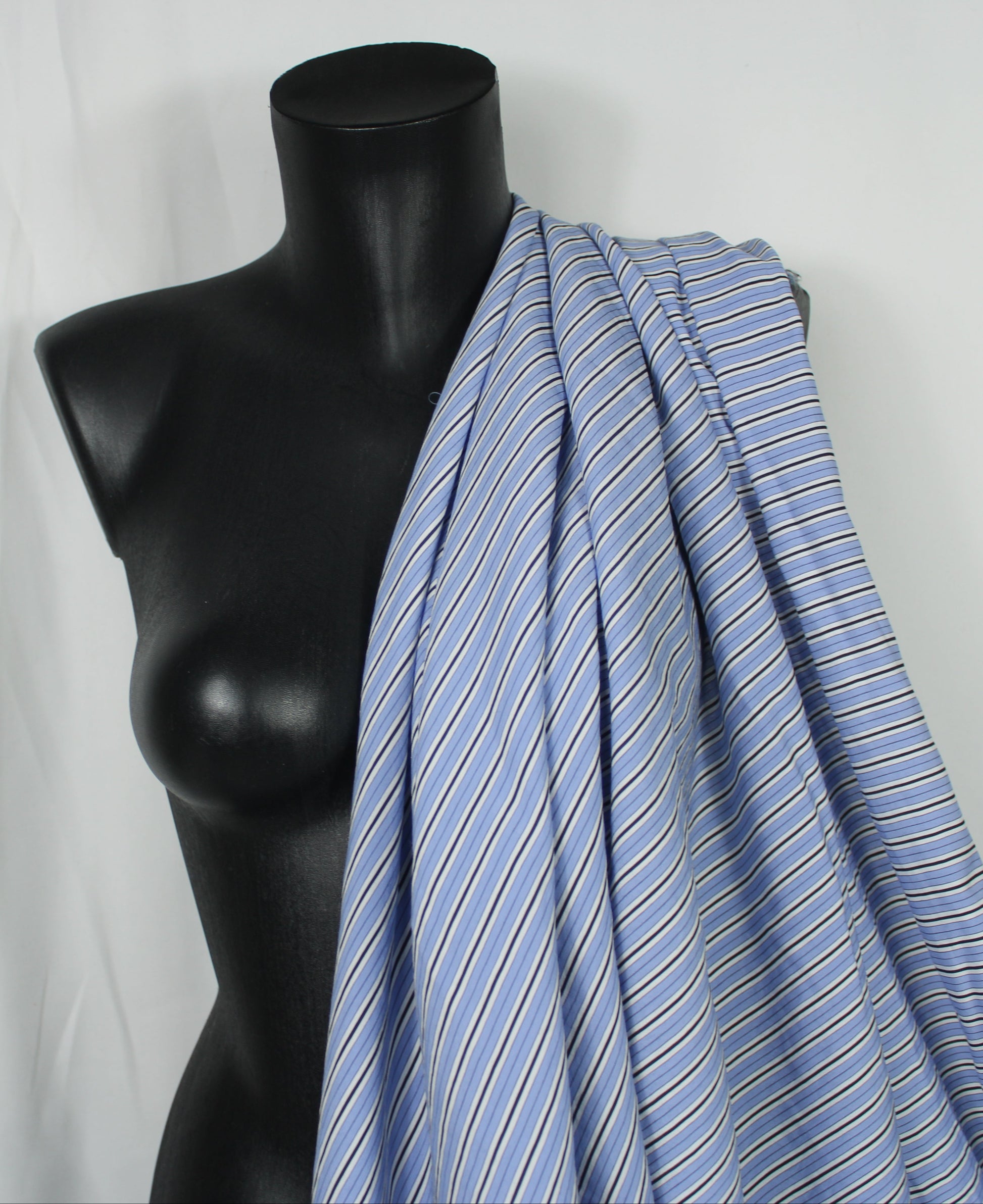 Tissu popeline coton prestige - à rayures - blanc, bleu ciel et noir - photo 2/5 | So Tissus