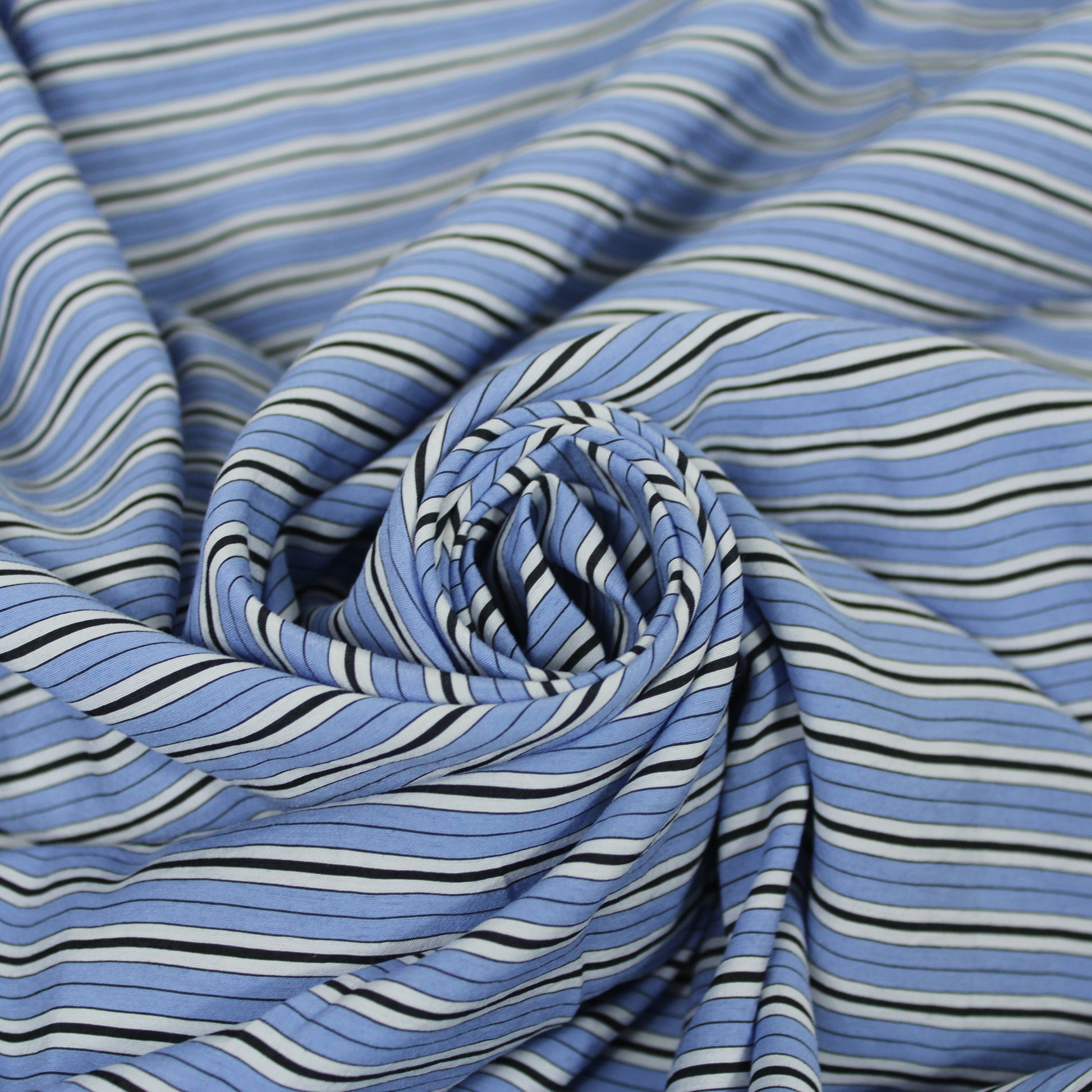 Tissu popeline coton prestige - à rayures - blanc, bleu ciel et noir - photo 1/5 | So Tissus