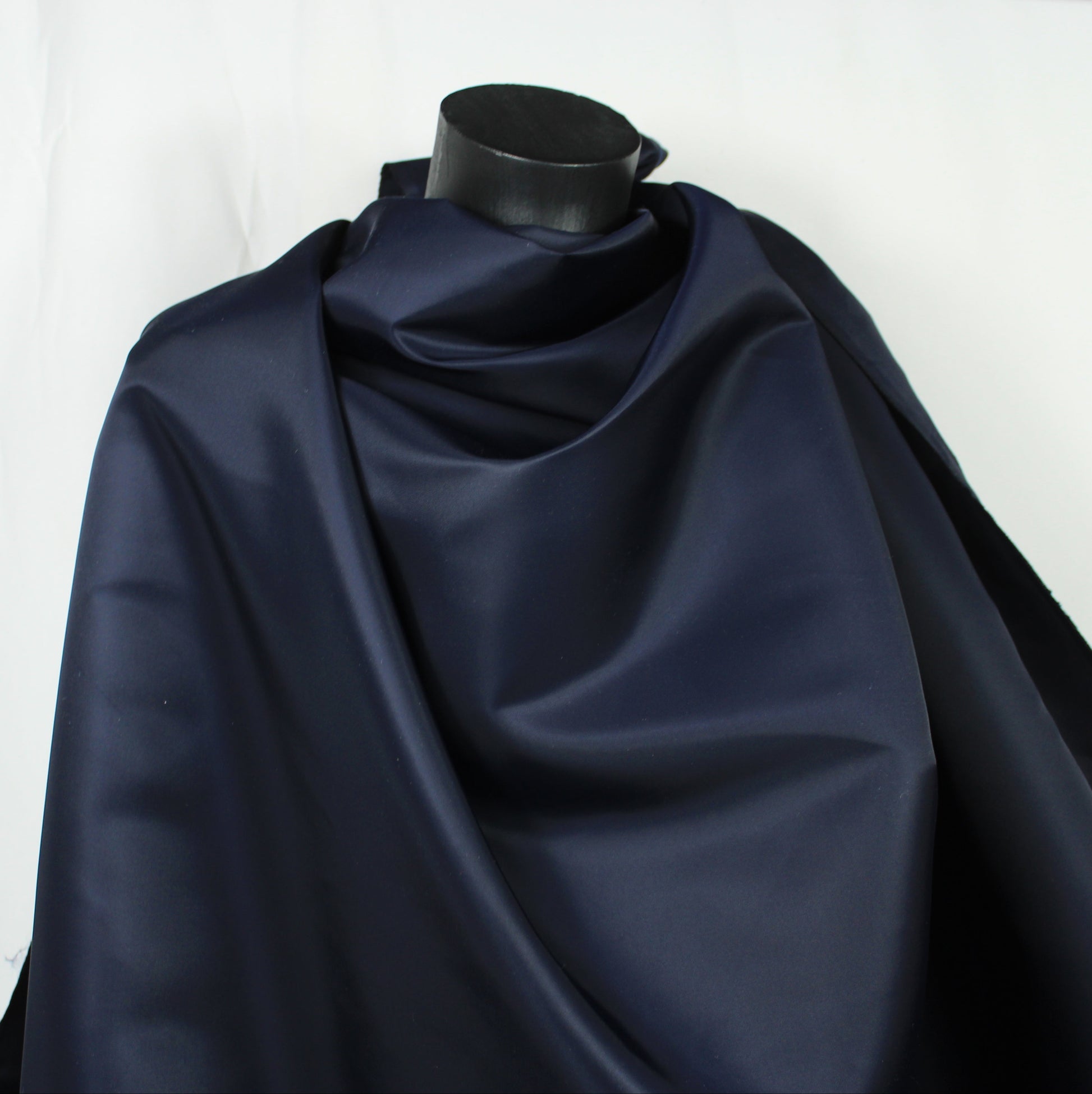 Tissu technique imperméable - bleu marine - photo 3/4 | So Tissus