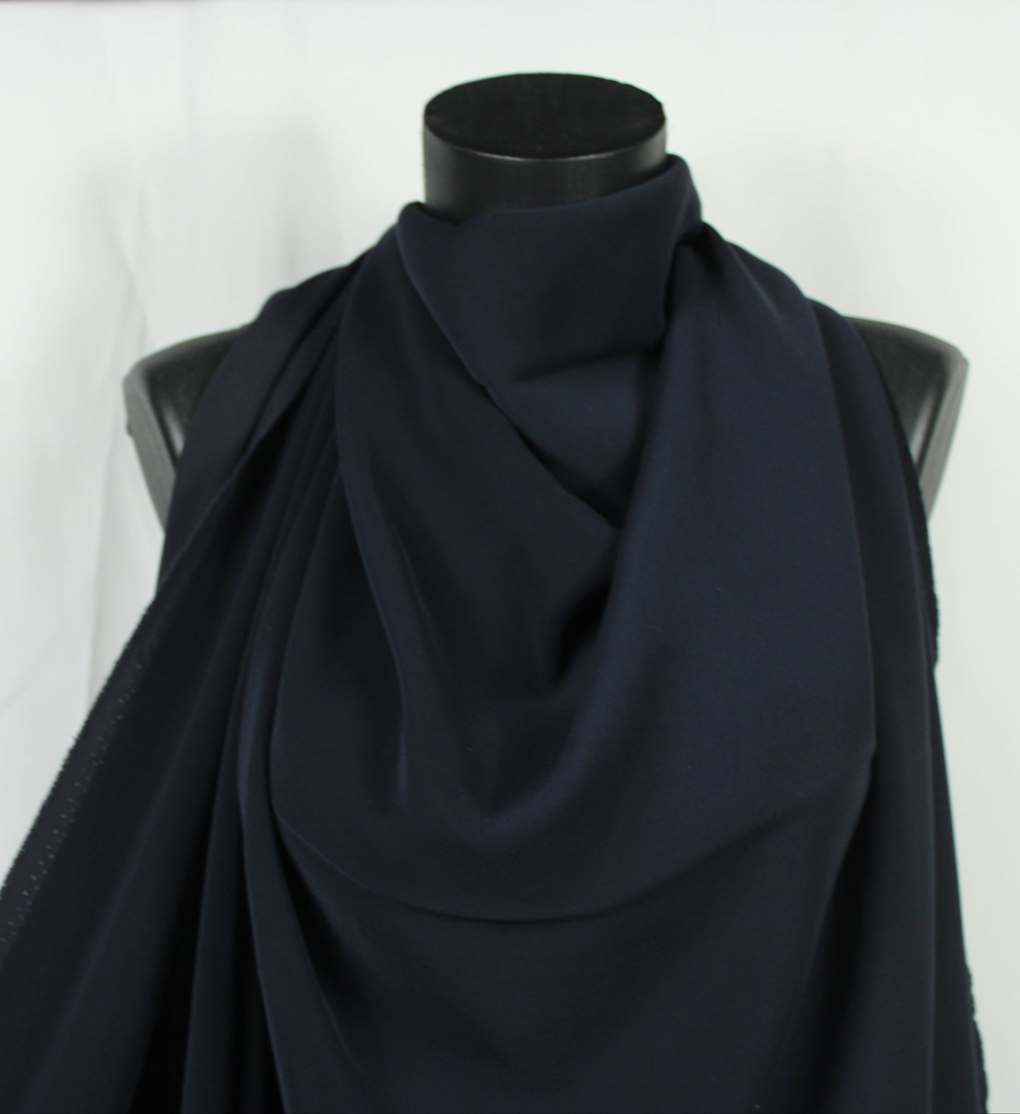 Tissu crepe stretch - bleu marine - photo 3/4 | So Tissus