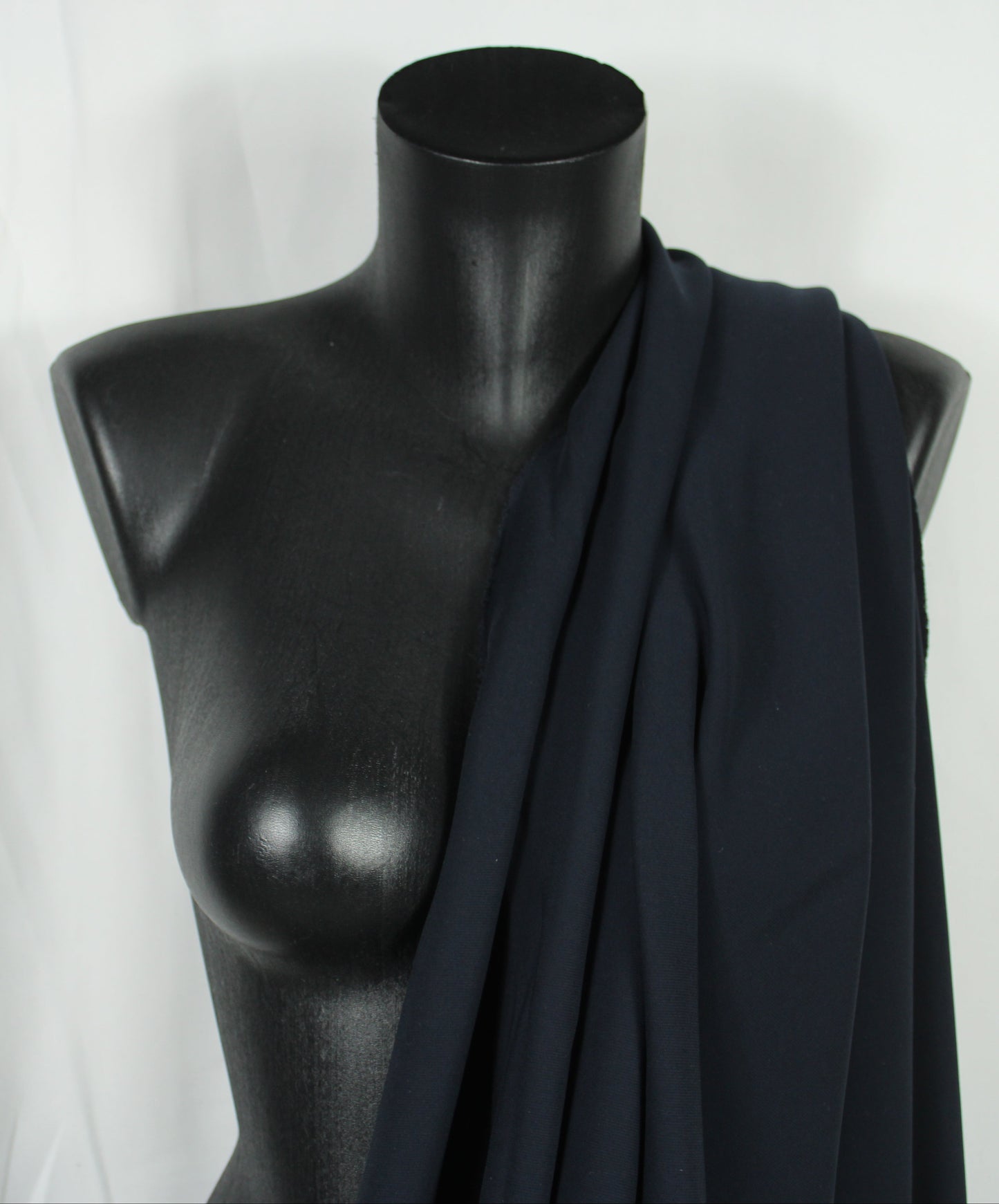 Tissu crepe stretch - bleu marine - photo 4/4 | So Tissus