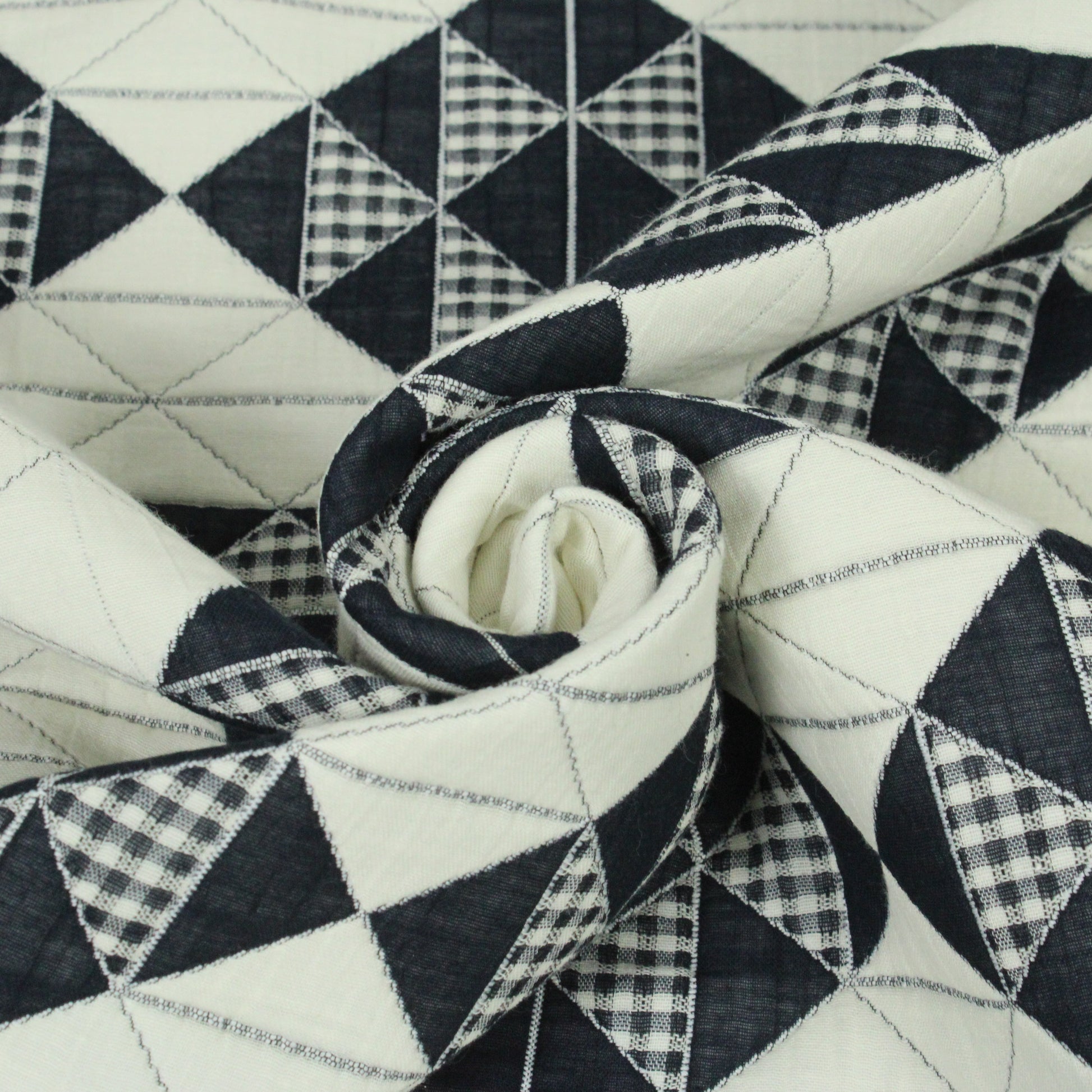Tissu matelassé - forme géométrique - bleu marine et écru - photo 1/5 | So Tissus