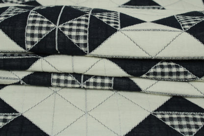 Tissu matelassé - forme géométrique - bleu marine et écru - photo 2/5 | So Tissus