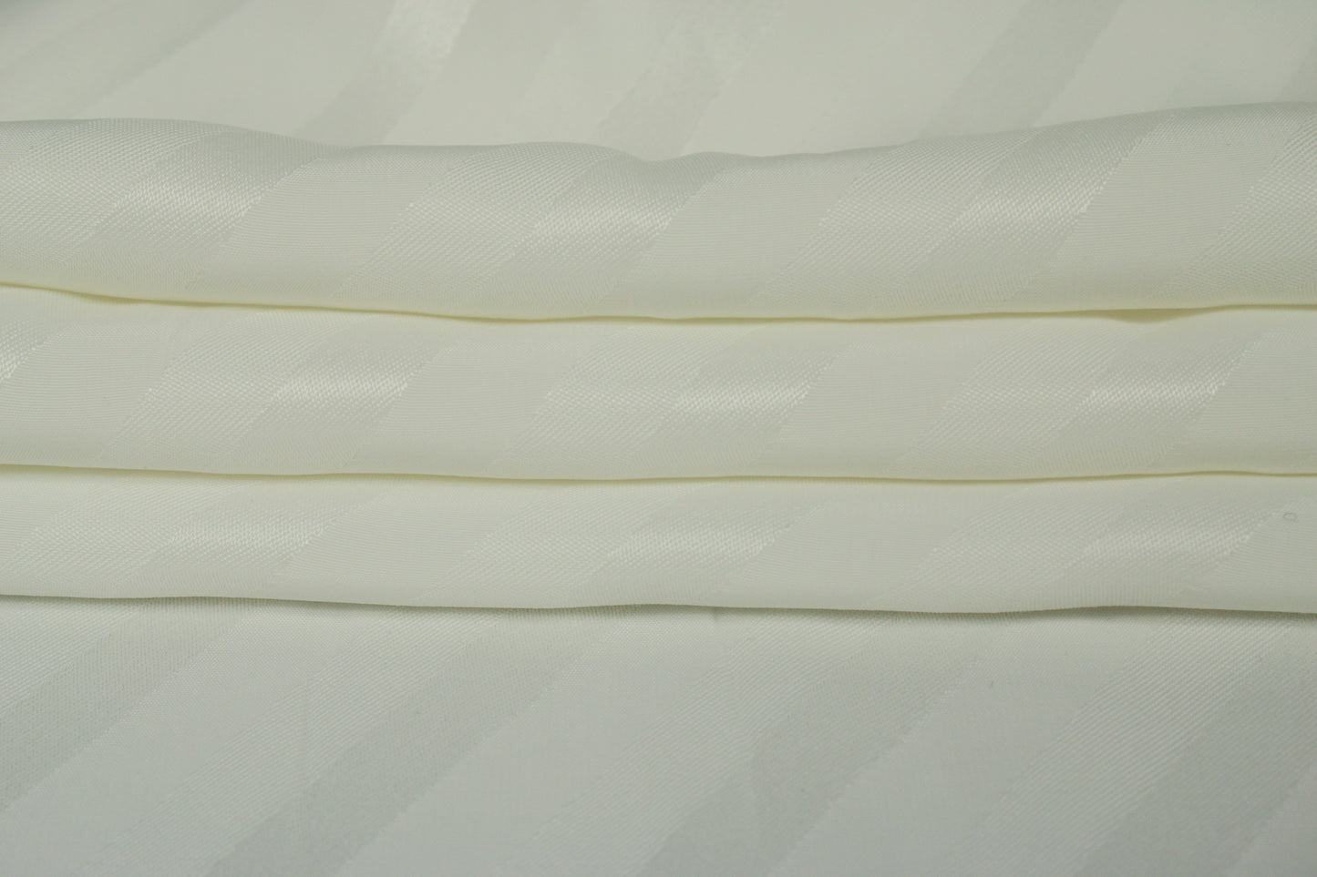 Tissu viscose - à rayures ton sur ton - blanc - photo 2/4 | So Tissus