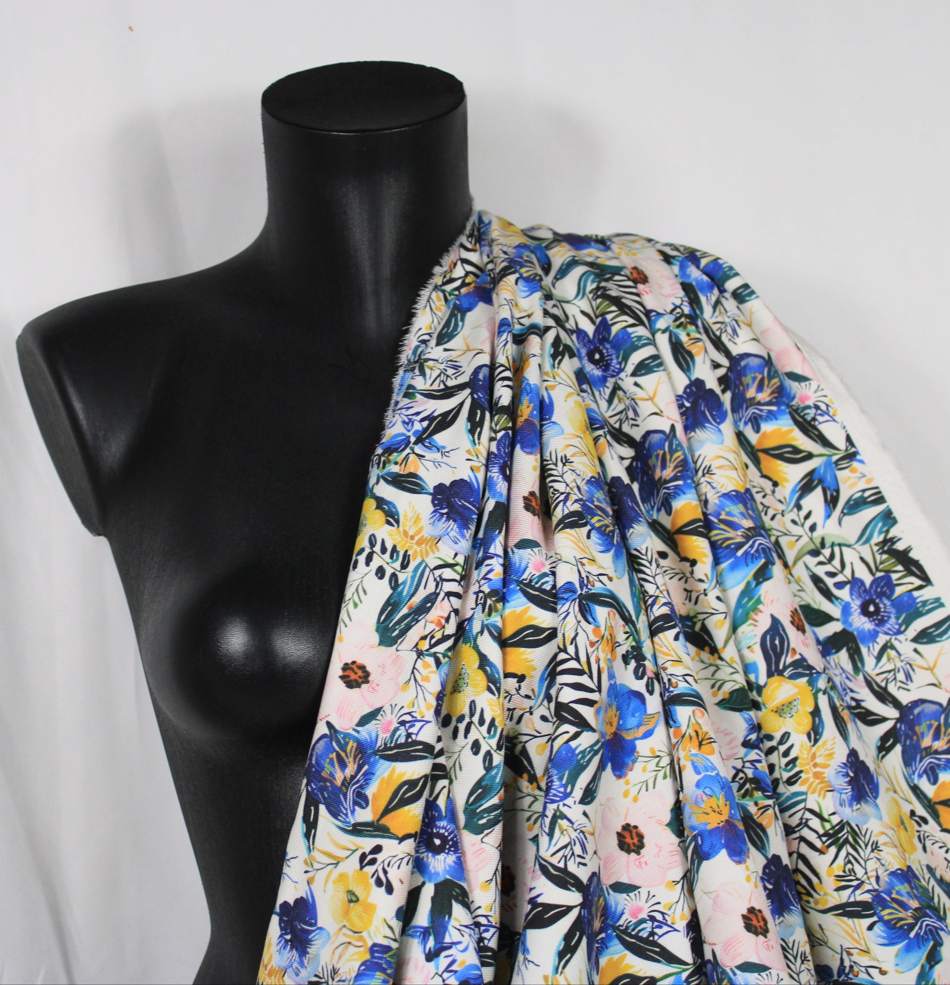 Tissu twill coton et lin - imprimé fleuri - ton bleu - photo 5/5 | So Tissus