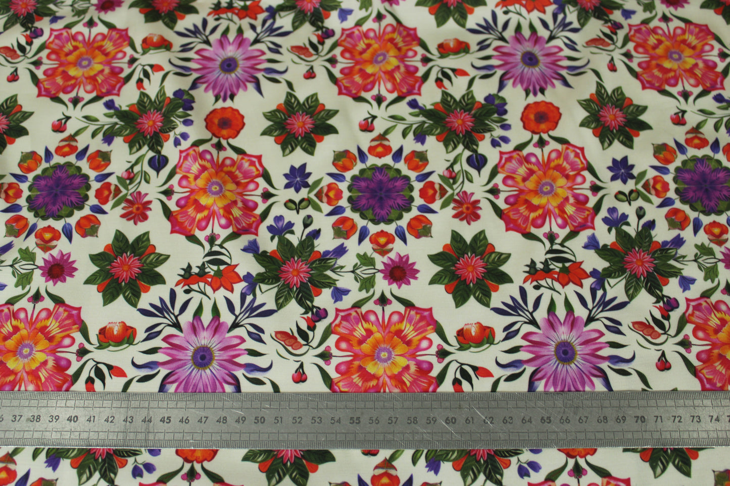 Tissu satin de viscose - imprimé fleuri - multicolore - photo 3/5 | So Tissus