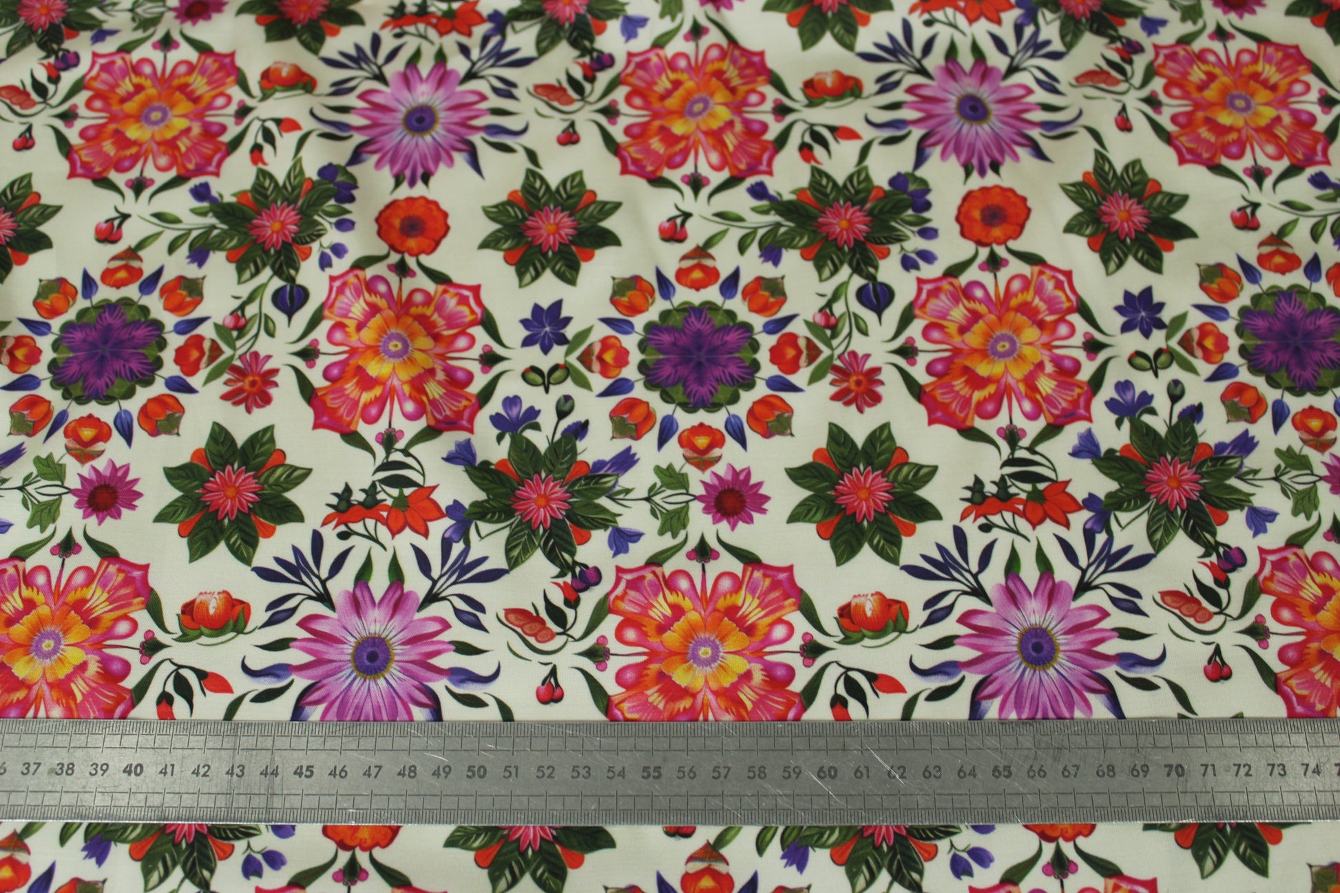 Tissu satin de viscose - imprimé fleuri - multicolore - photo 3/5 | So Tissus
