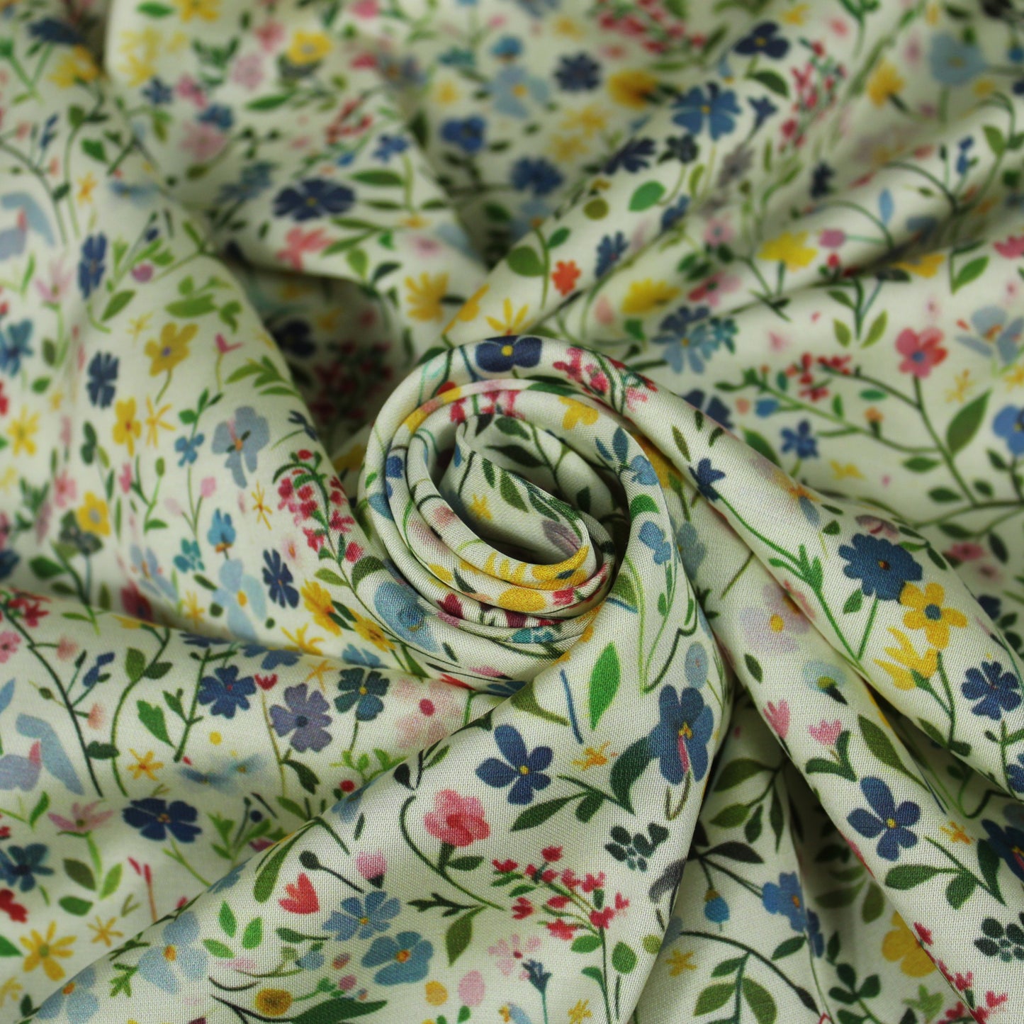 Tissu satin de viscose - imprimé petites fleurs - ton bleu et vert - photo 1/4 | So Tissus