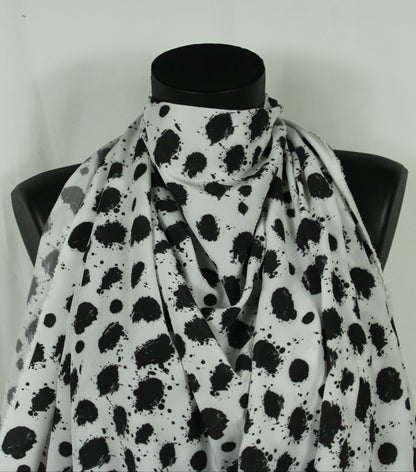 Tissu crêpe de chine 100% soie - imprimé à pois tacheté - noir et blanc - photo 4/5 | So Tissus