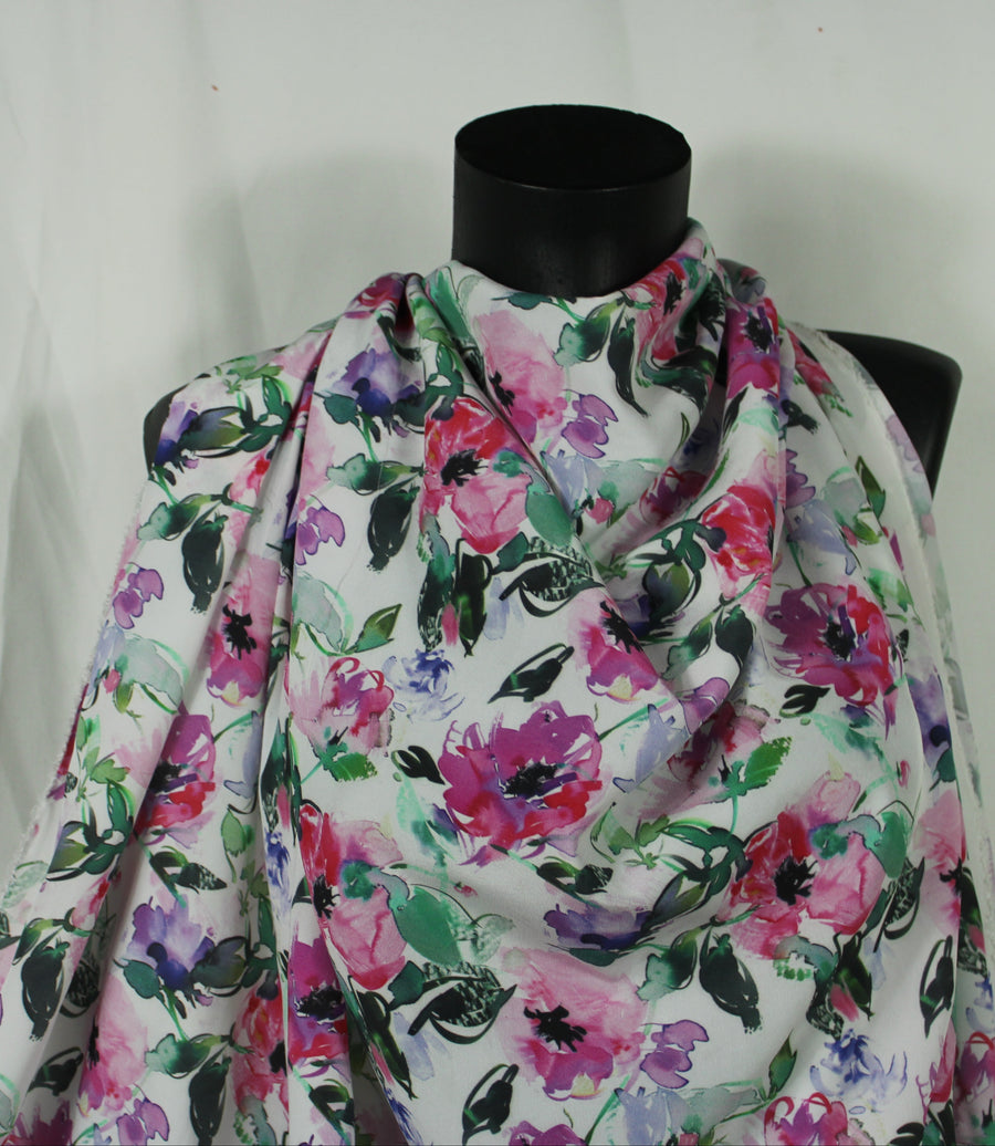 Tissu crêpe de chine 100% soie - imprimé fleurs roses - ton rose et vert