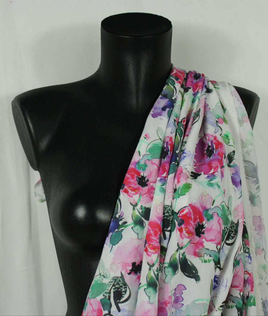 Tissu crêpe de chine 100% soie - imprimé fleurs roses - ton rose et vert