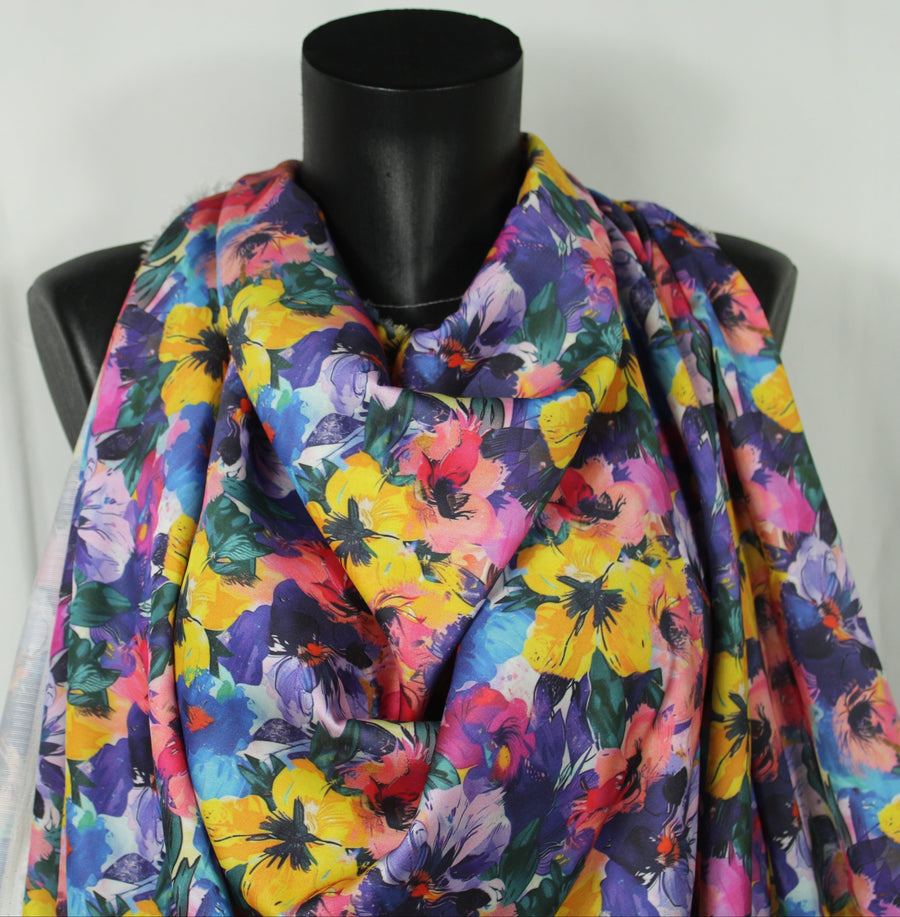 Tissu satin de viscose - imprimé fleurs abstraites - multicolore