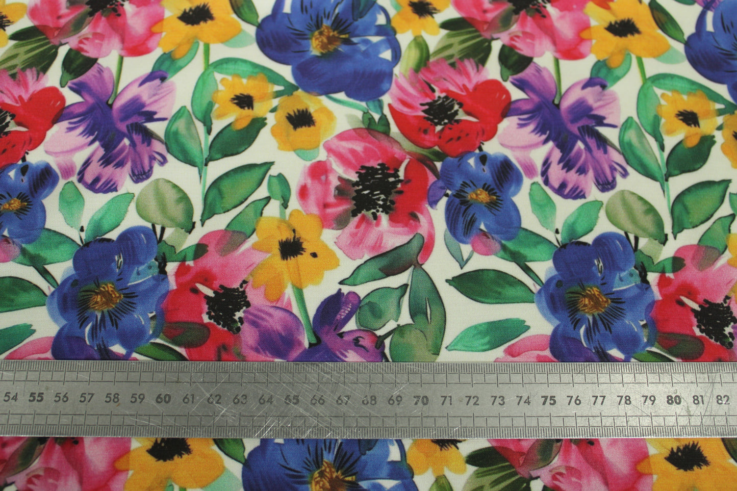 Tissu satin de viscose - imprimé grandes fleurs - multicolore - photo 5/5 | So Tissus