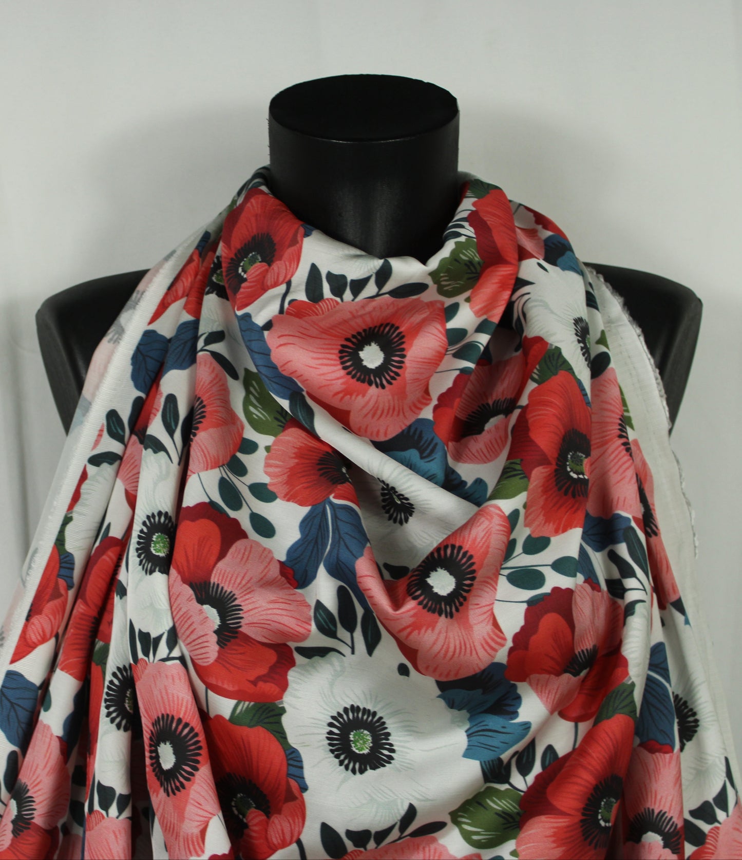 Tissu satin de viscose - imprimé coquelicot - ton rose, rouge et blanc - photo 4/5 | So Tissus