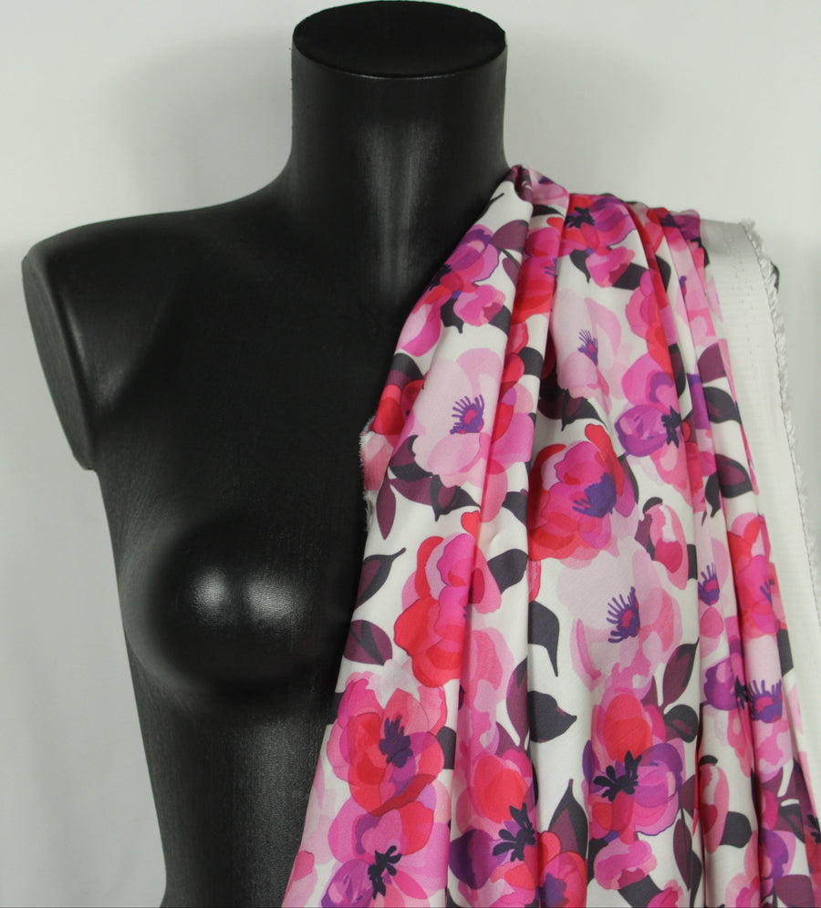 Tissu satin de viscose - imprimé pivoine - ton fuchsia