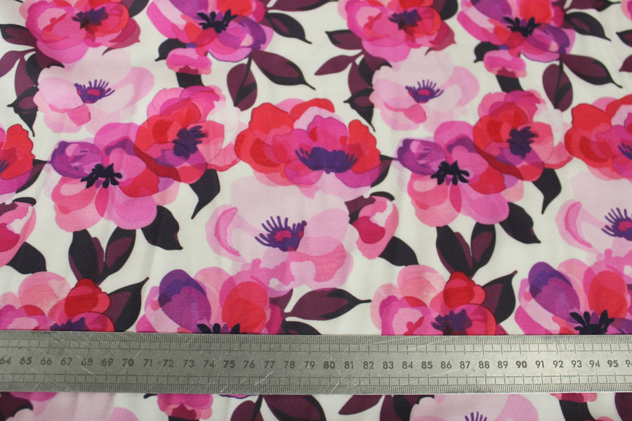 Tissu satin de viscose - imprimé pivoine - ton fuchsia