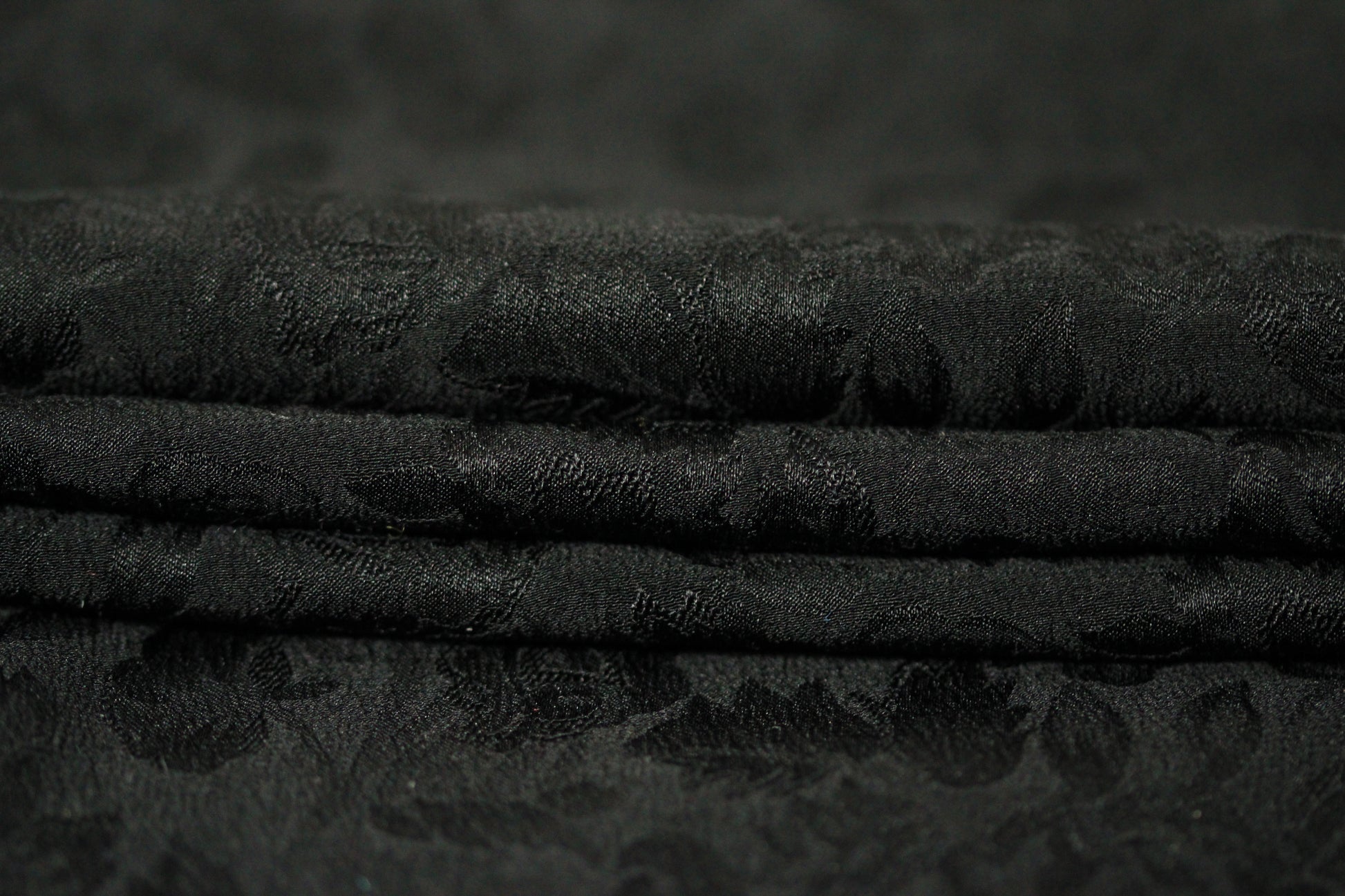 Tissu jacquard de soie - motif fleuri - noir - photo 2/5 | So Tissus