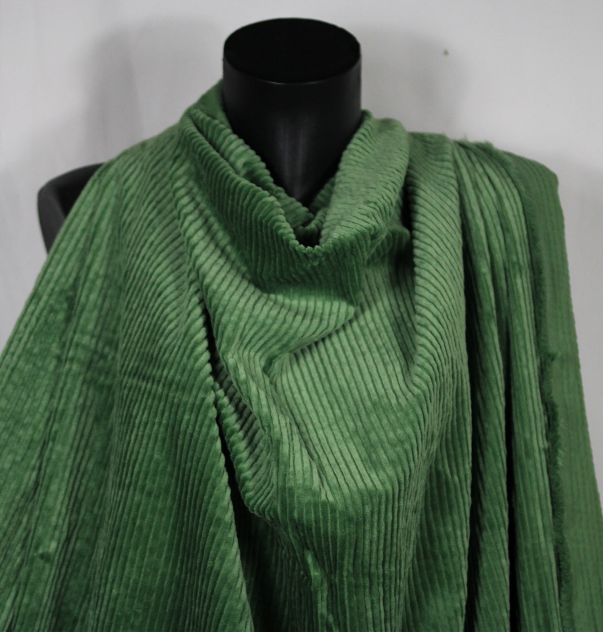 Tissu velours grosse côte - vert amende - photo 4/4 | So Tissus