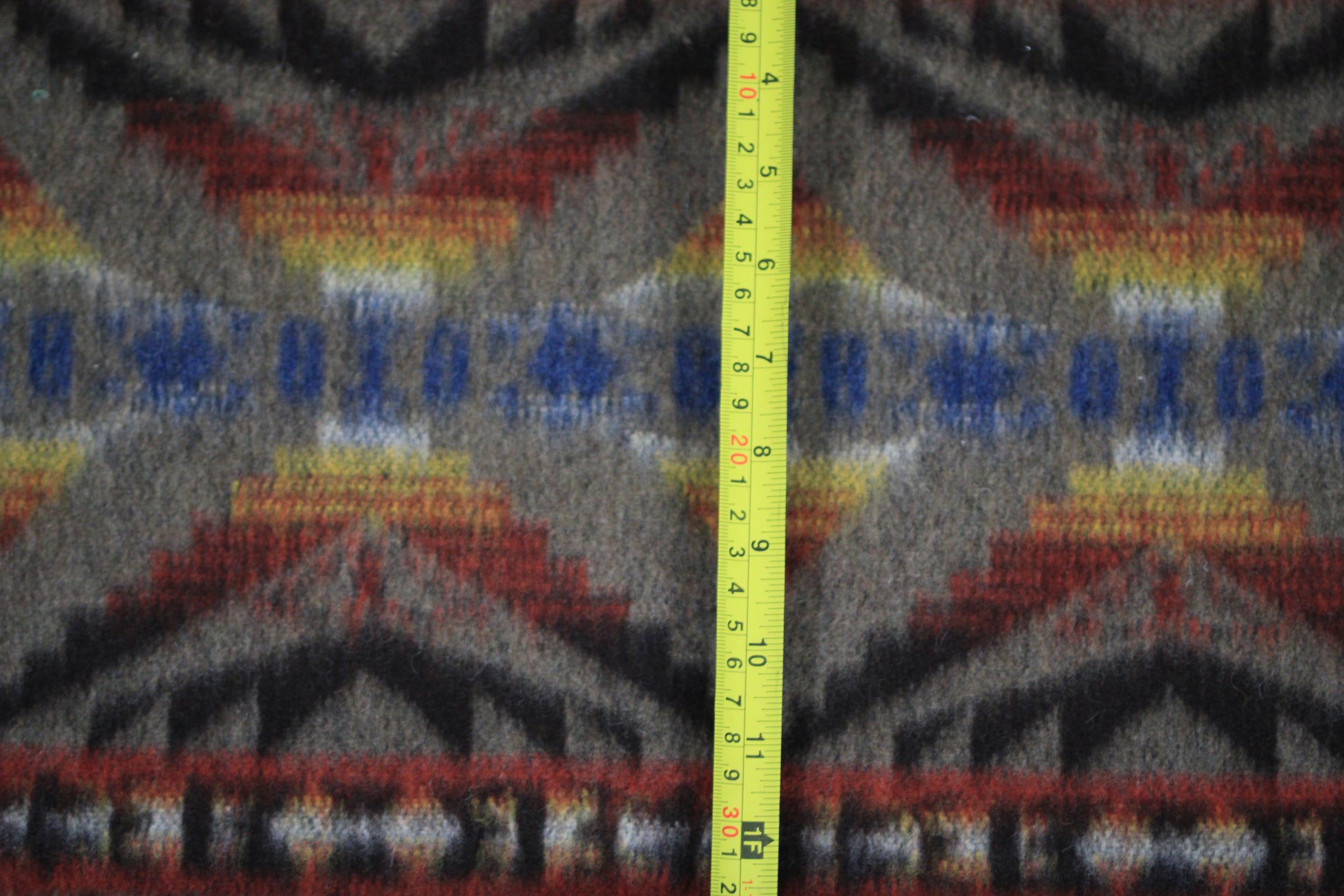 Tissu lainage duveteux - motif ikat - photo 5/5 | So Tissus