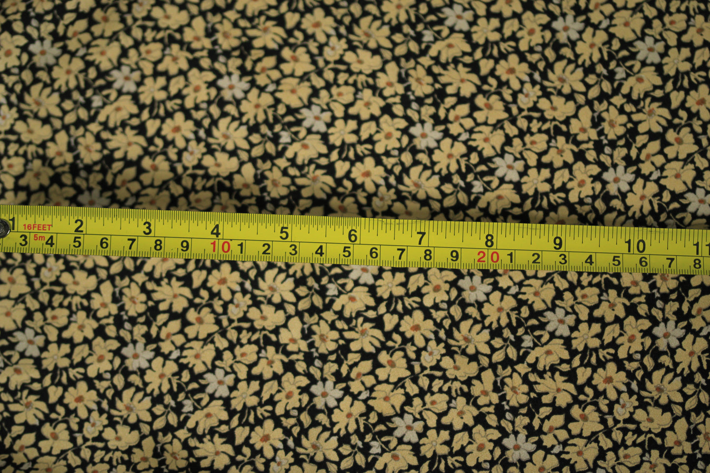 Tissu twill de soie  - imprimé petites fleurs - ton beige - photo 5/5 | So Tissus