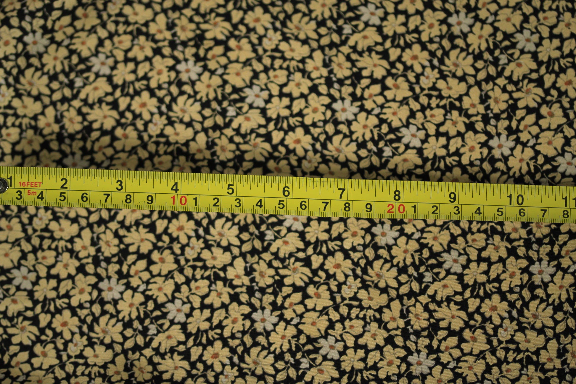 Tissu twill de soie  - imprimé petites fleurs - ton beige - photo 5/5 | So Tissus