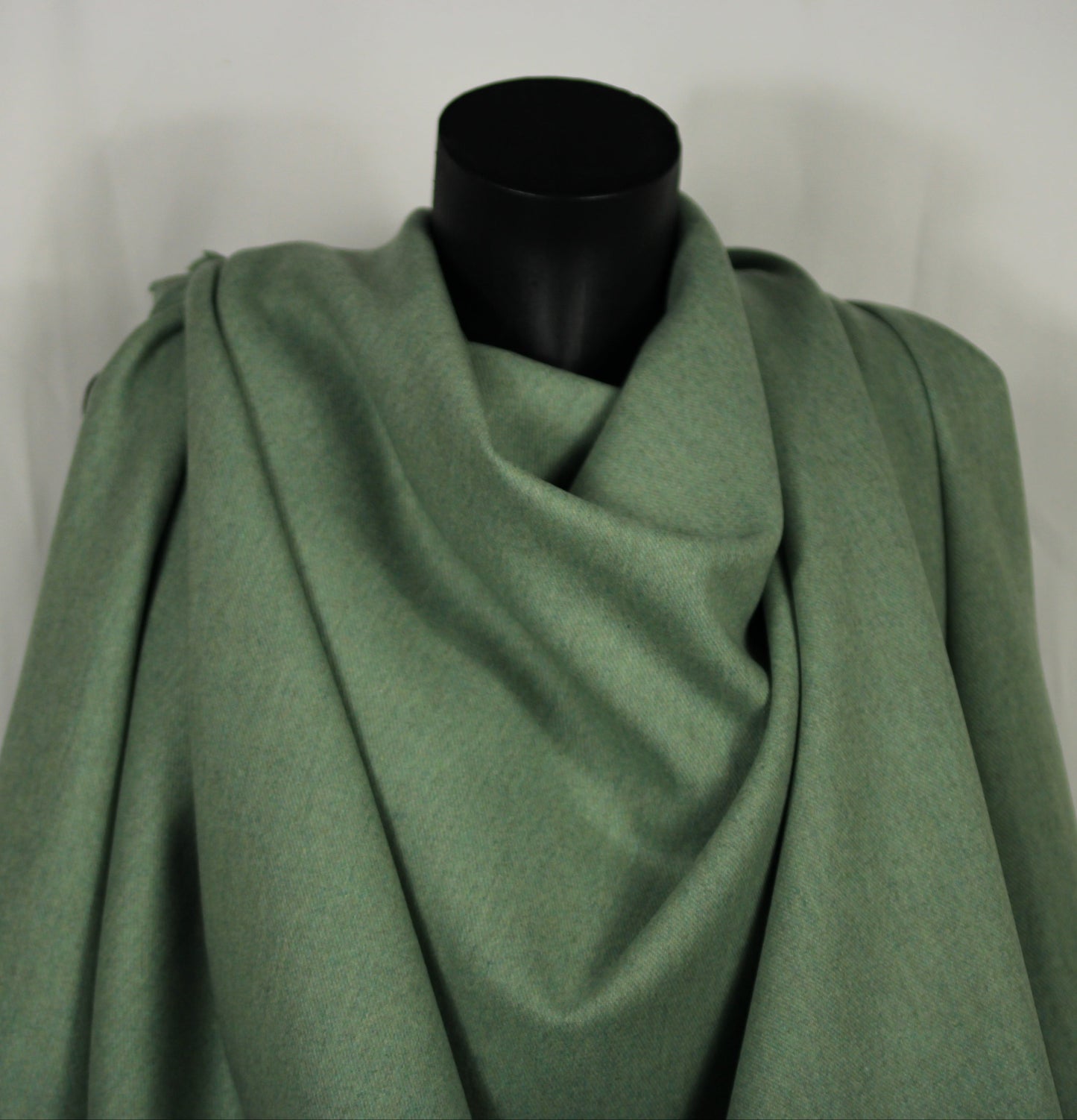 Tissu lainage - ton vert celadon - photo 3/4 | So Tissus