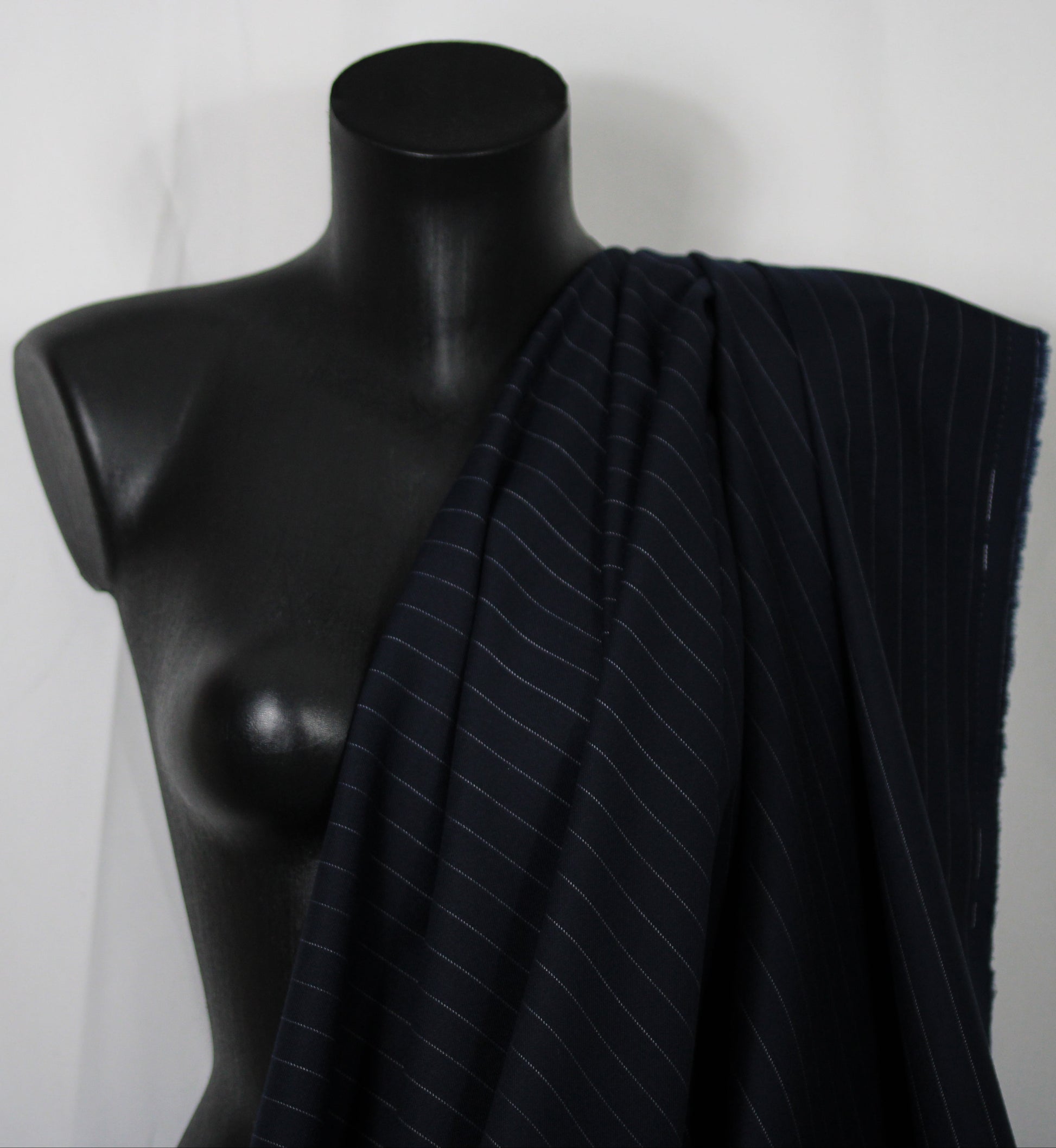 Tissu laine froide stretch - à rayures - ton bleu marine - photo 3/4 | So Tissus