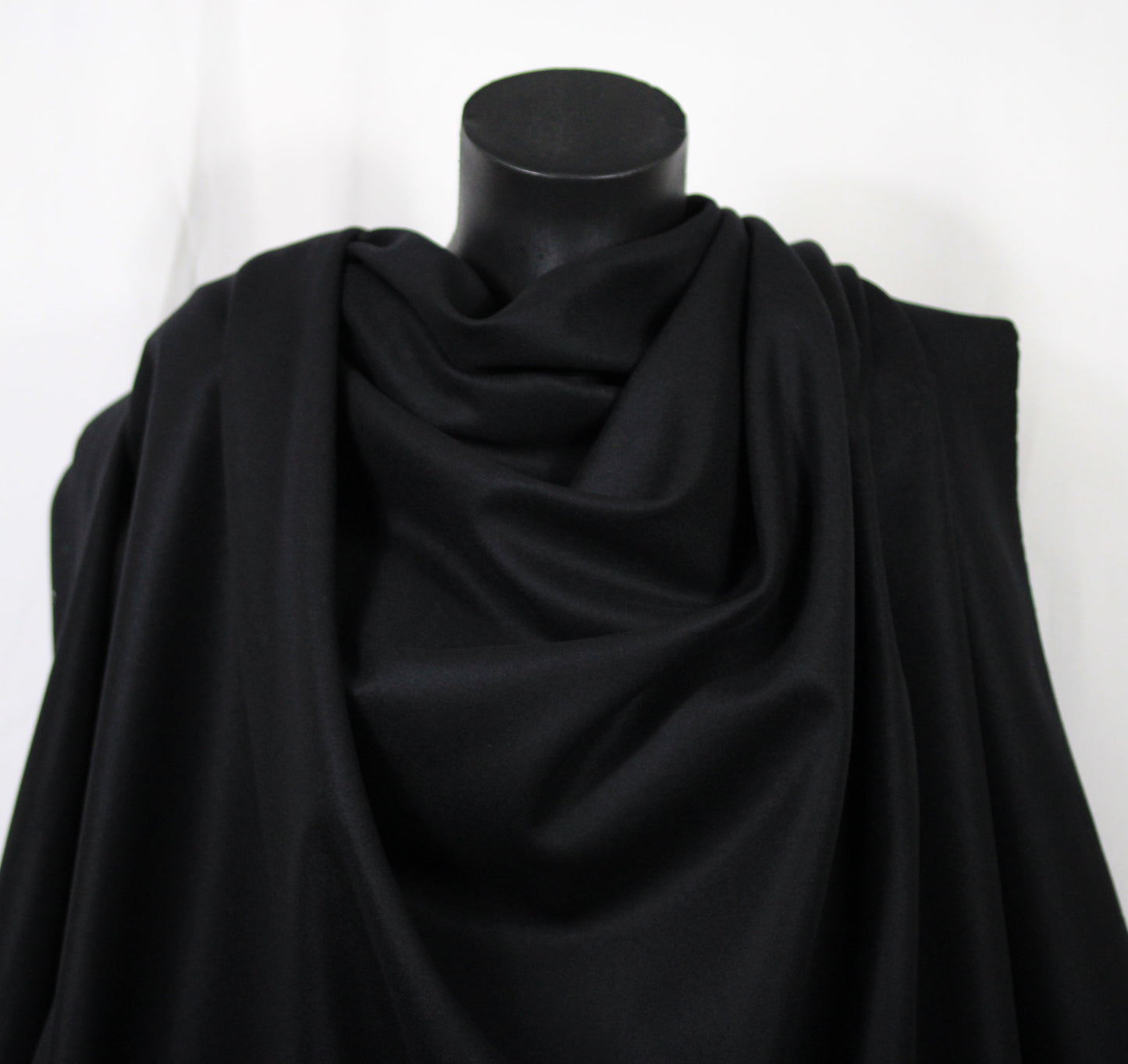 Tissu drap de laine et cachemire - noir - photo 3/4 | So Tissus