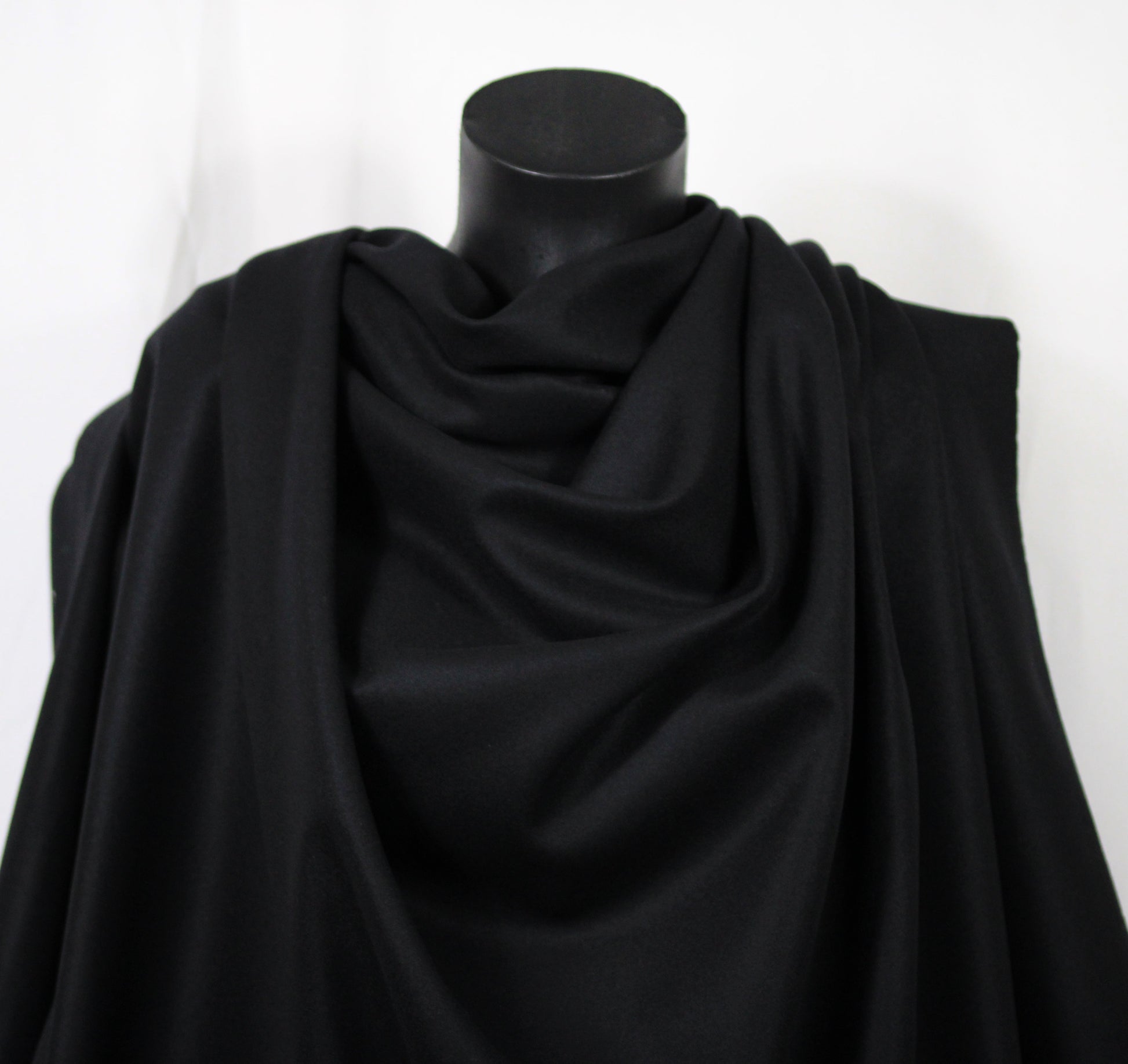 Tissu drap de laine et cachemire - noir - photo 3/4 | So Tissus