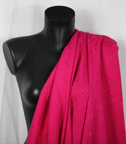 Tissu jacquard - motif reptile - fuchsia - photo 3/4 | So Tissus