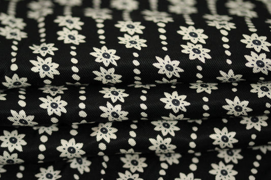 Tissu twill viscose - imprimé fleuri - noir et blanc - photo 2/5 | So Tissus