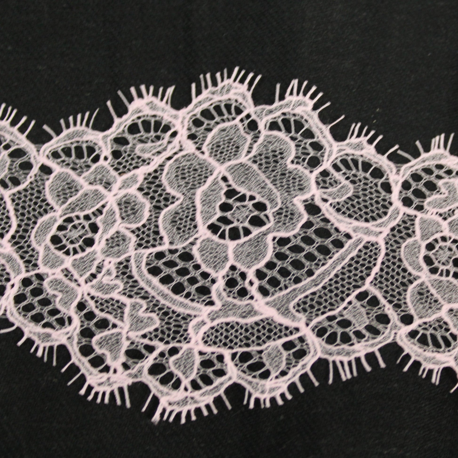 Galon - dentelle rose pâle - photo 1/2 | So Tissus