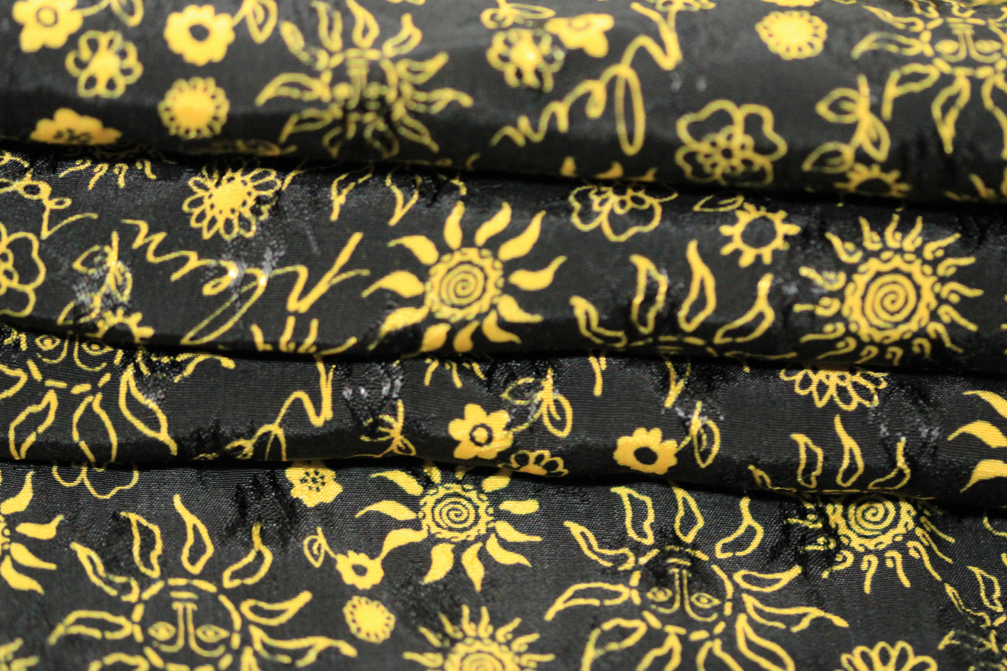 Tissu viscose - imprimé fleuri et soleil  - jaune et noir - photo 2/5 | So Tissus