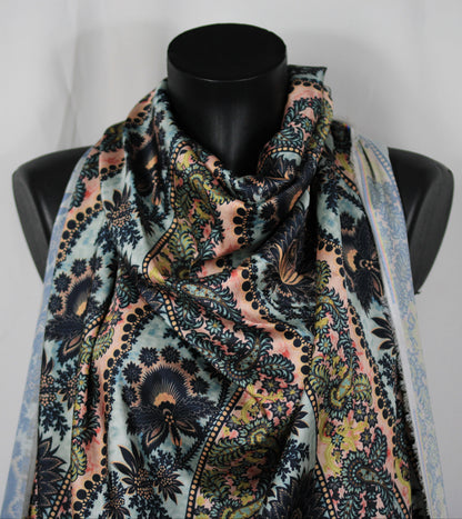 Tissu twill - imprimé frise fleuri - multicolore - ton bleu ciel et rose - photo 3/4 | So Tissus