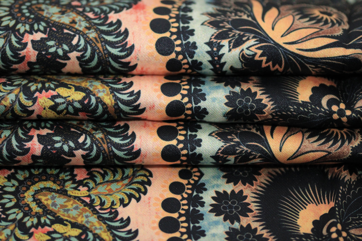 Tissu twill - imprimé frise fleuri - multicolore - ton bleu ciel et rose - photo 2/4 | So Tissus