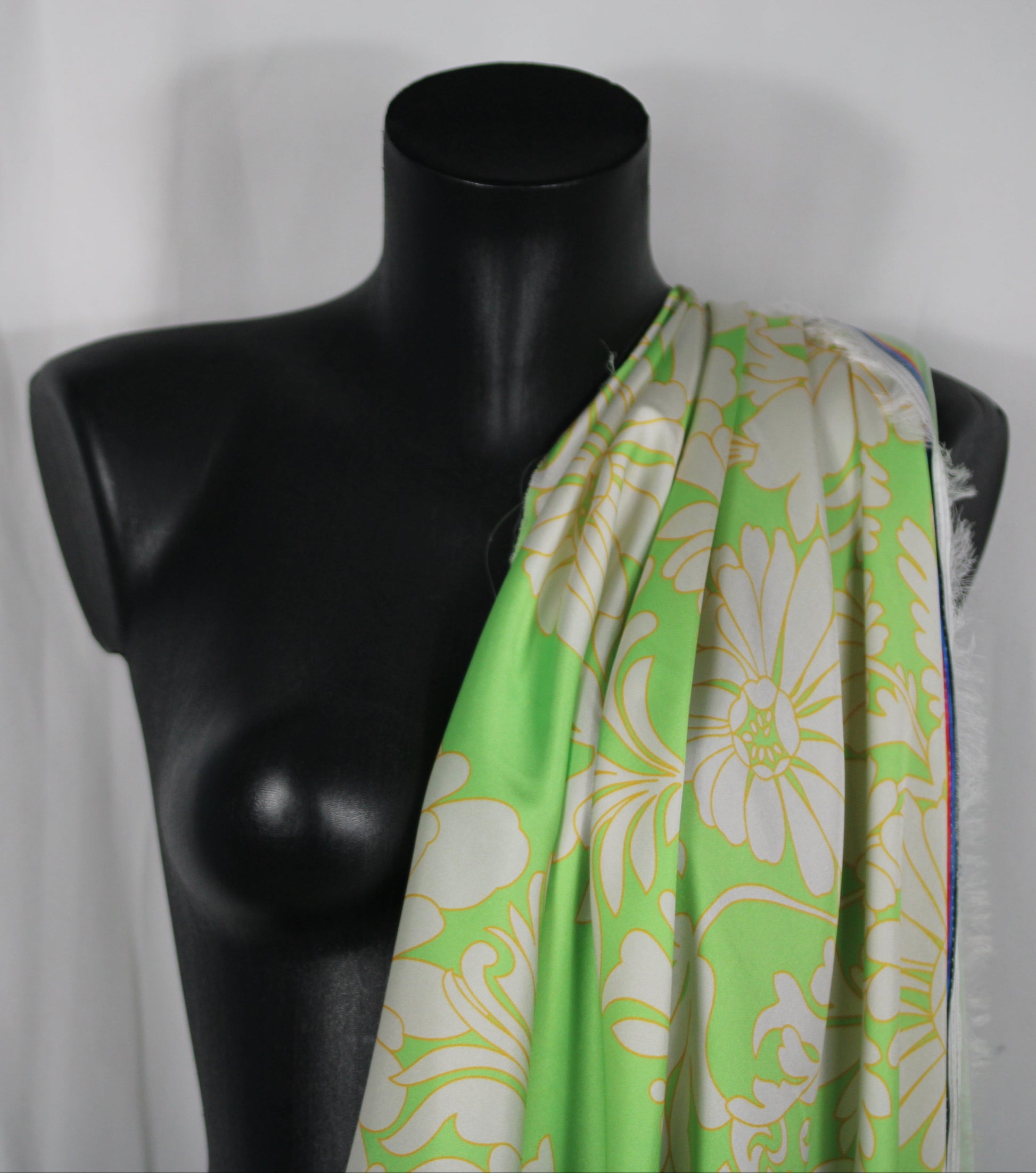 Tissu twill - imprimé fleuri - ton vert , blanc et jaune - photo 3/4 | So Tissus