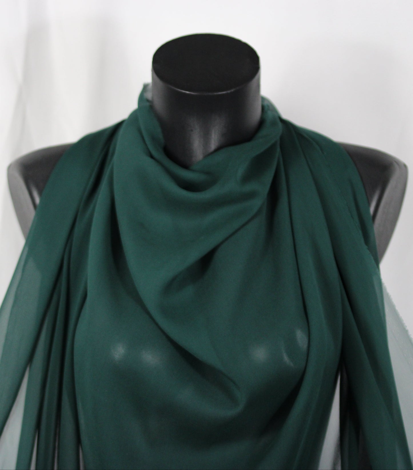 Tissu mousseline de soie - vert pin - photo 4/4 | So Tissus