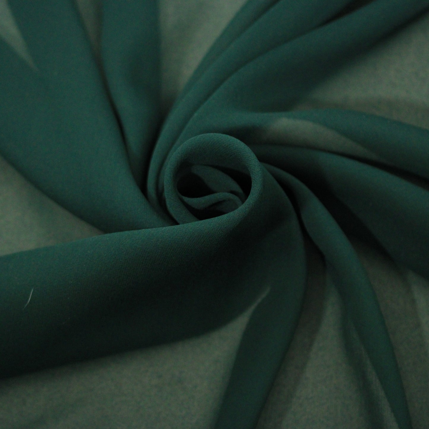 Tissu mousseline de soie - vert pin - photo 1/4 | So Tissus