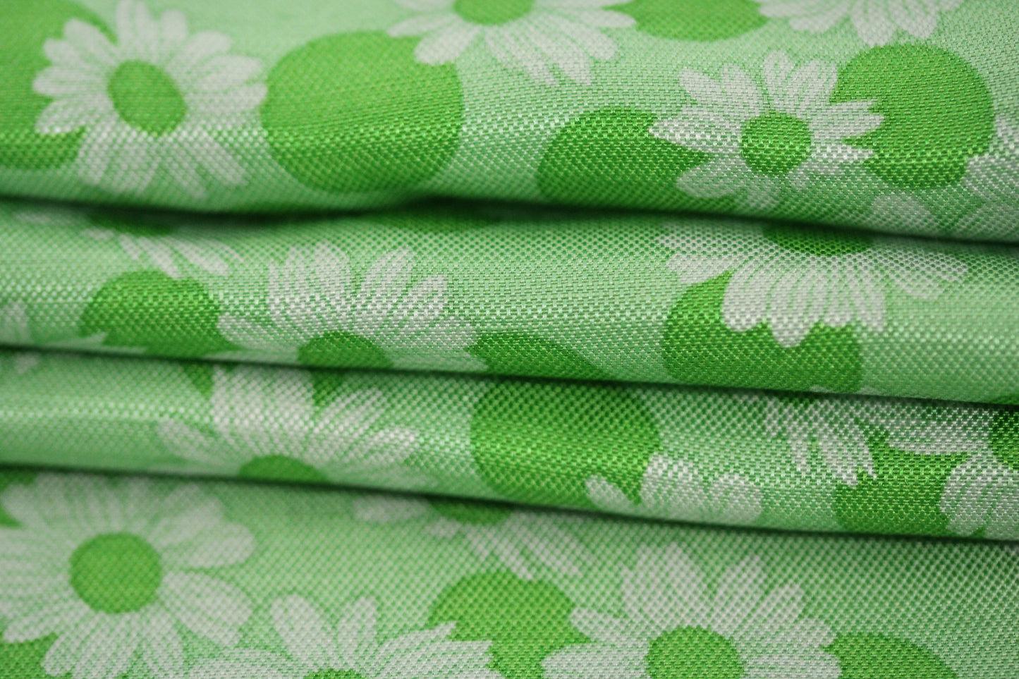 Tissu soie - imprimé marguerite - ton vert pomme - photo 2/4 | So Tissus