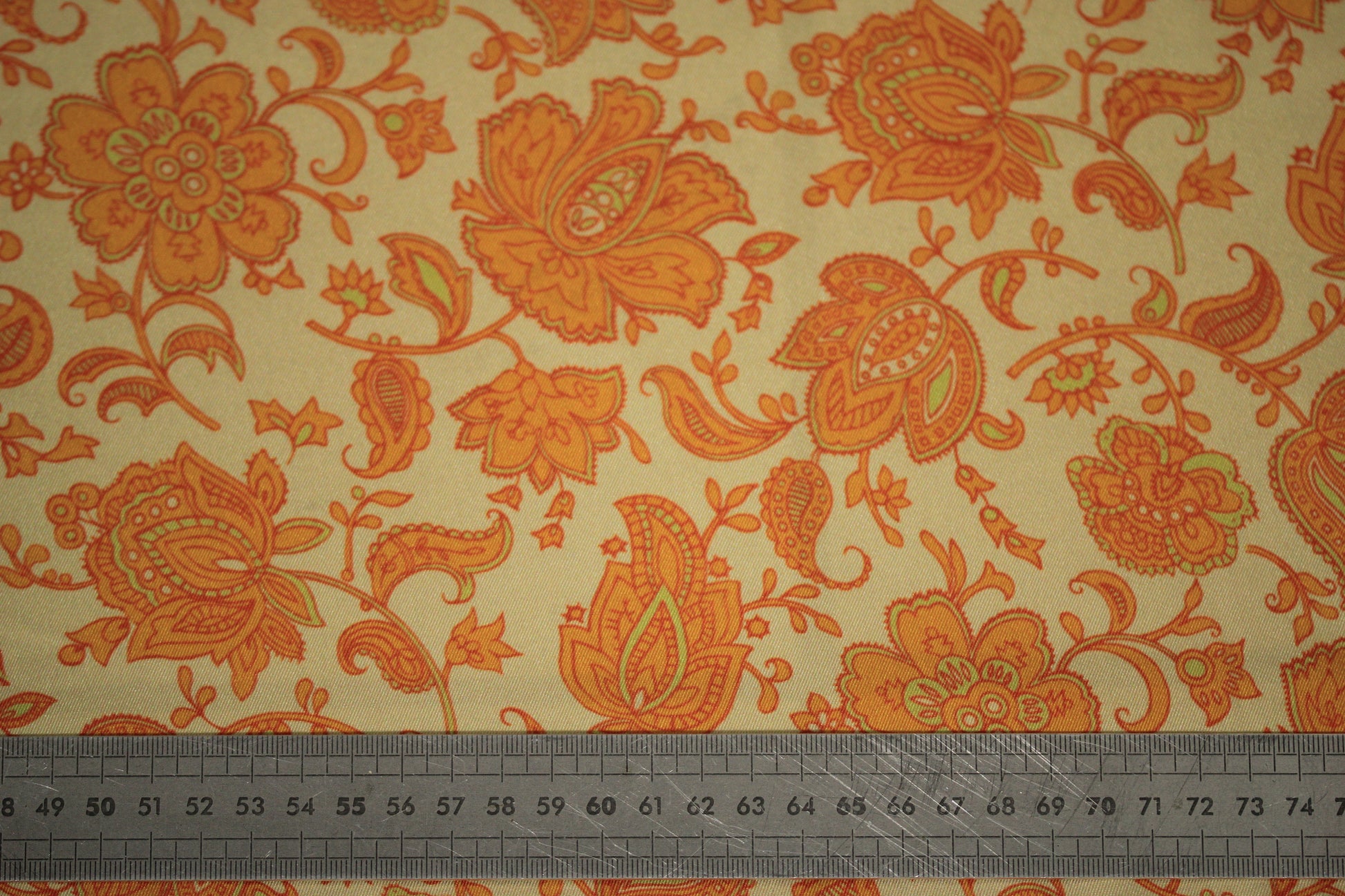 Tissu twill - imprimé fleuri - ton jaune pale et orange - photo 5/5 | So Tissus