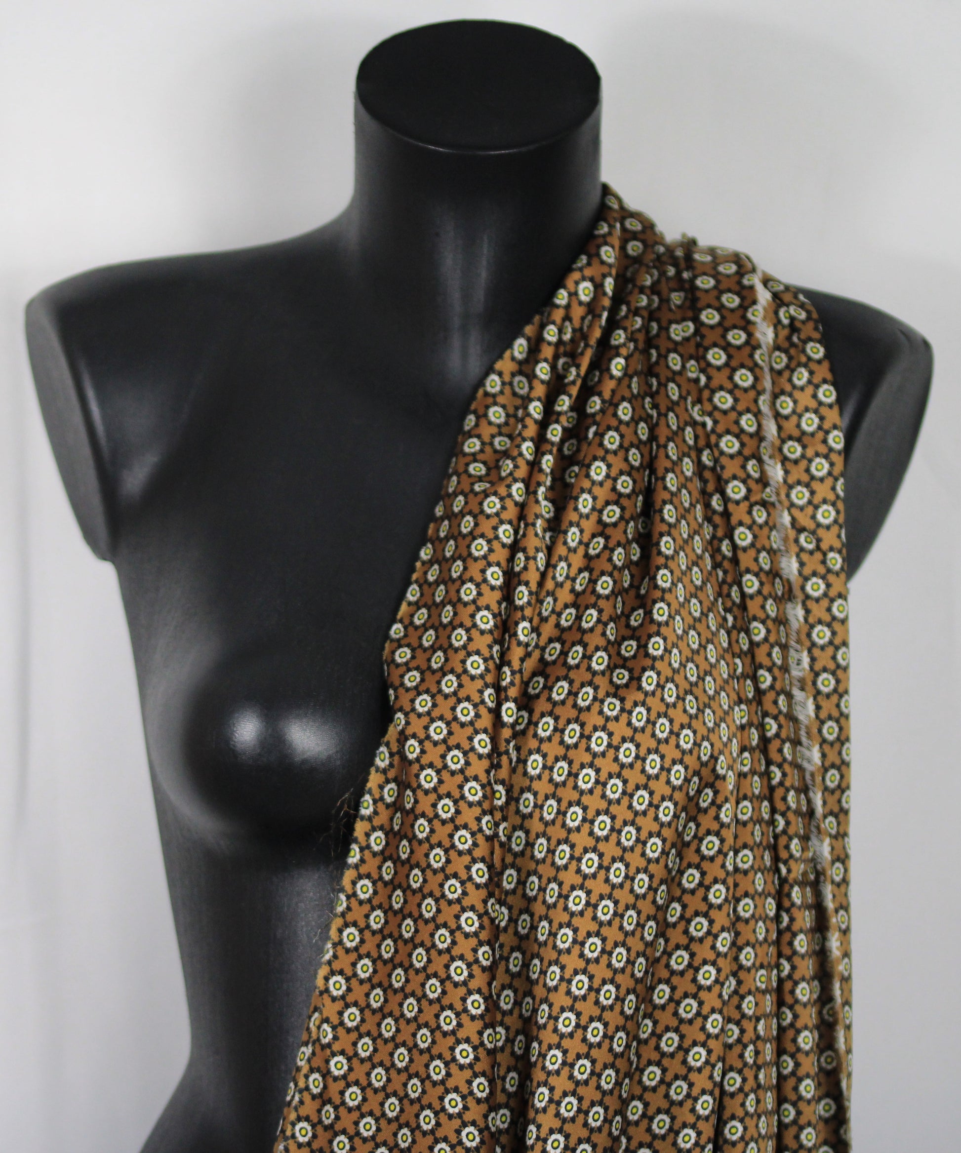 Tissu twill - imprimé fleur géometrique - ton marron, noir, écru et jaune - photo 3/4 | So Tissus