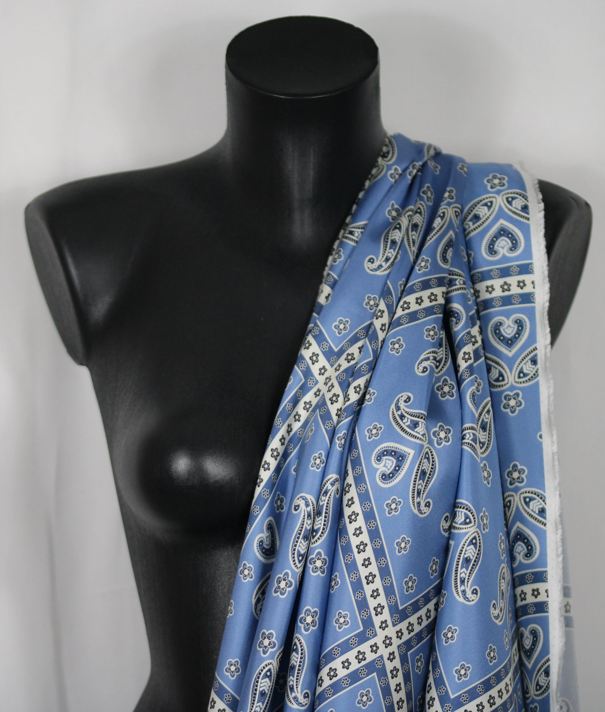 Tissu twill de soie - imprimé cachemire - carré - ton bleu et blanc - photo 3/5 | So Tissus
