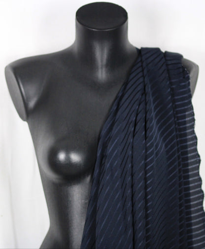 Tissu crêpe de soie - à rayures satiné - bleu marine - photo 3/4 | So Tissus