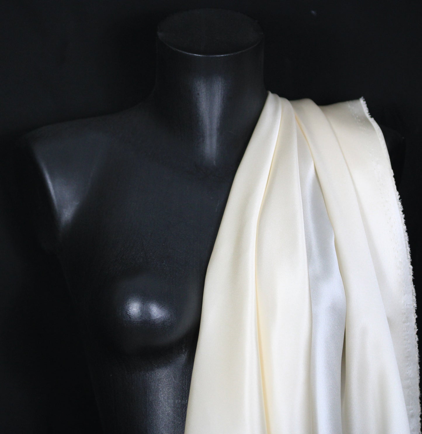 Tissu satin de soie  - écru - photo 4/4 | So Tissus