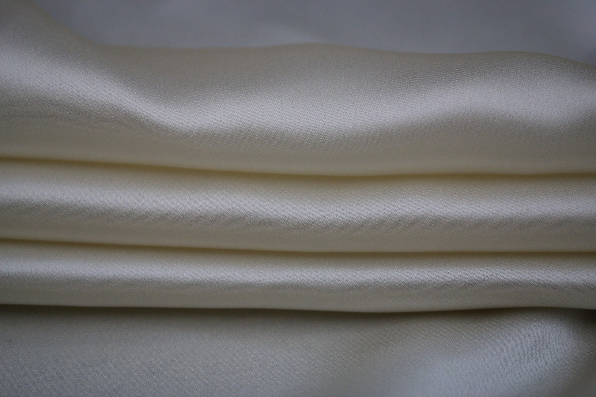Tissu satin de soie  - écru - photo 2/4 | So Tissus