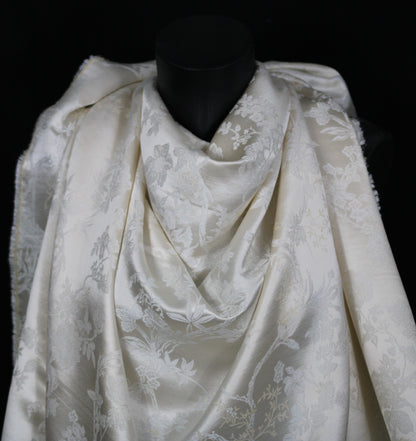 Tissu jacquard de soie - motif fleuri - écru - photo 3/4 | So Tissus